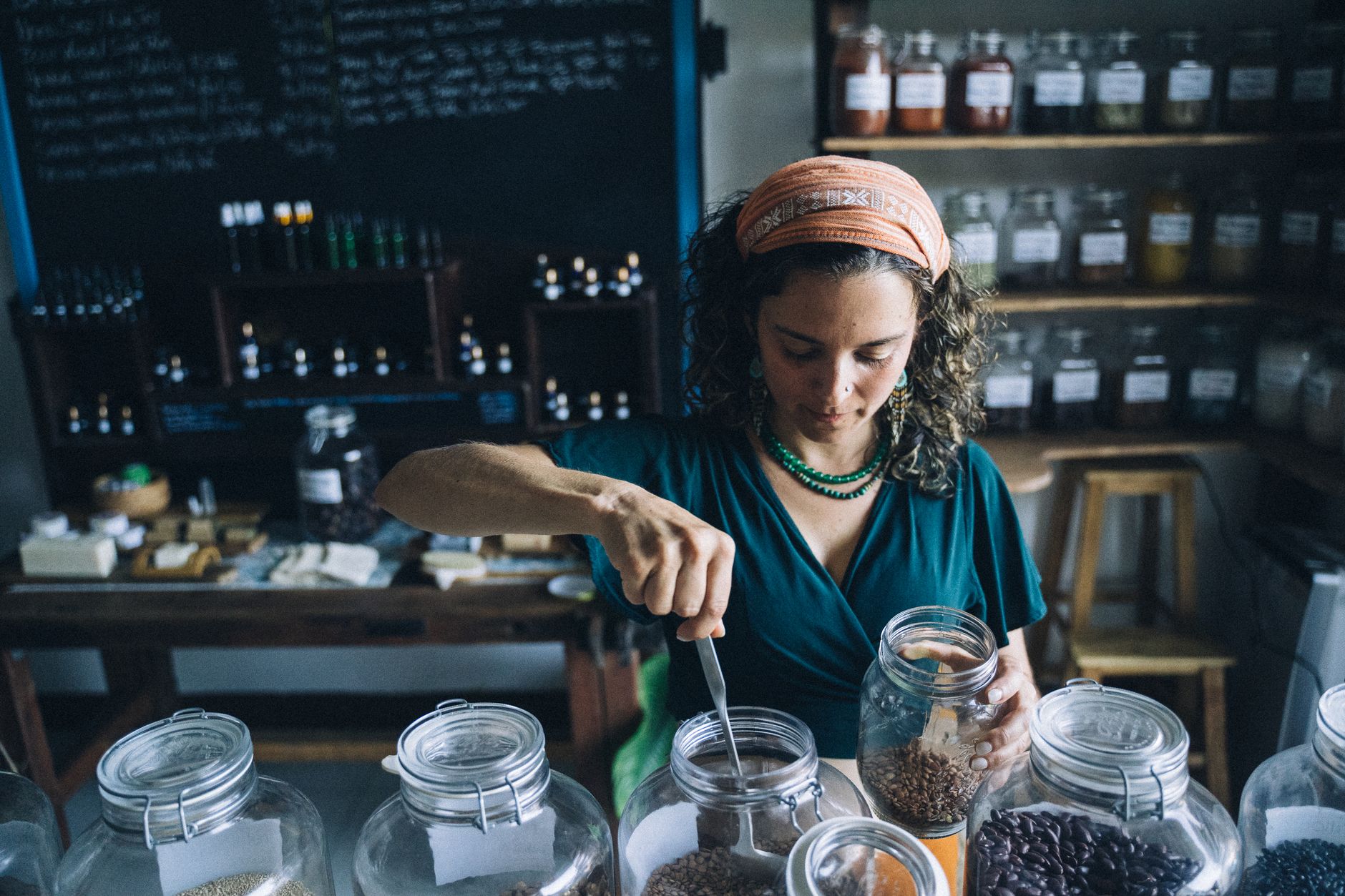 organic spices and teas in sustainable packaging